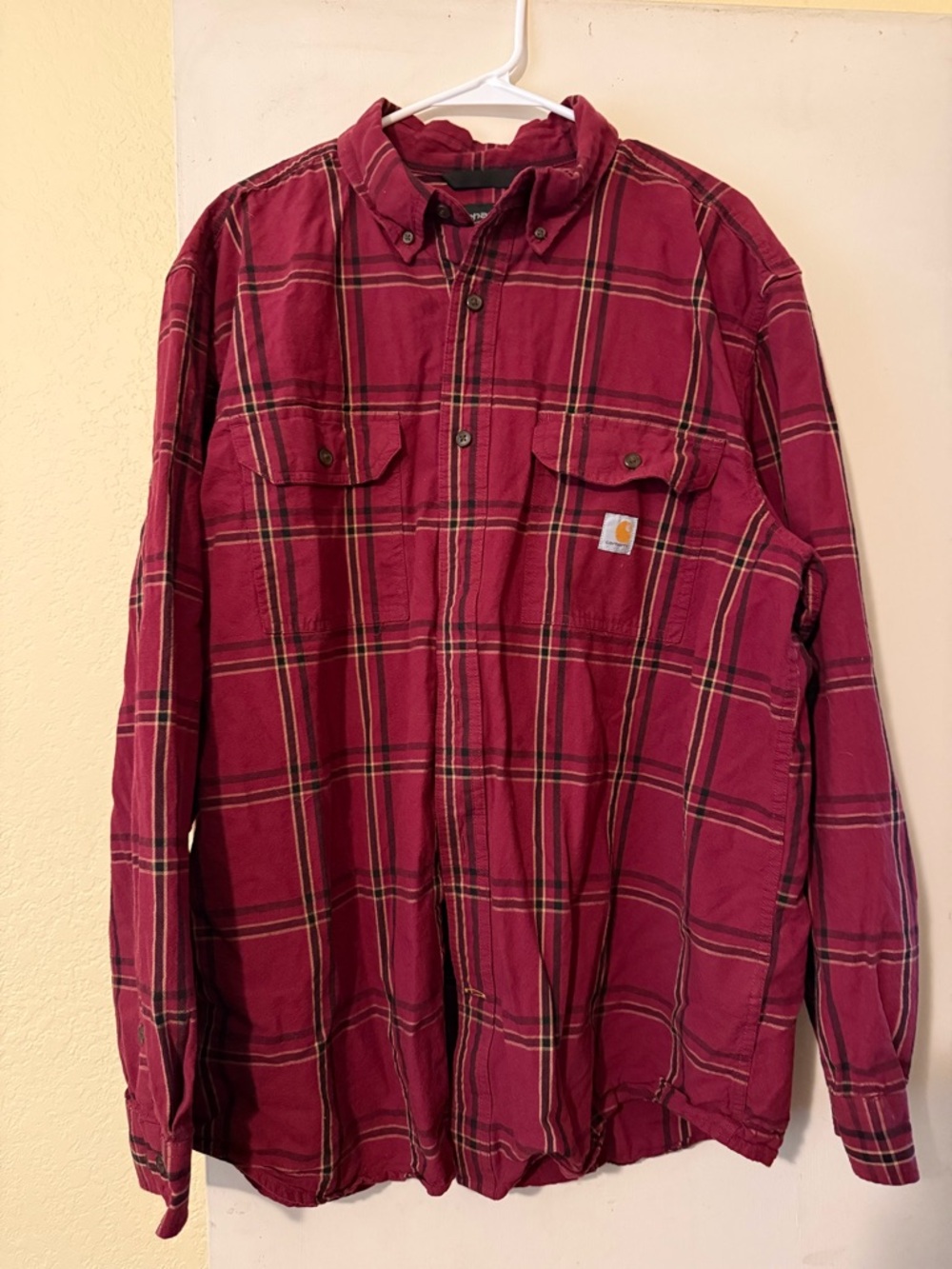 Carhartt Men’s XL Red Plaid Long Sleeve Button Up Worn Once